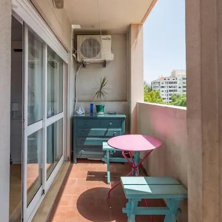 Away From * פארו