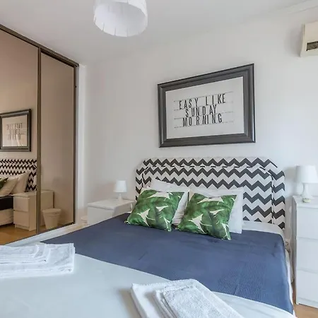 Away From דירה *